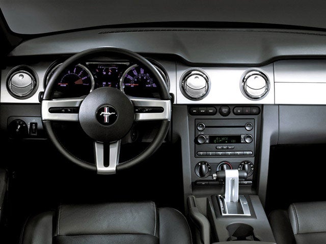 2008 Ford Mustang V6 Deluxe