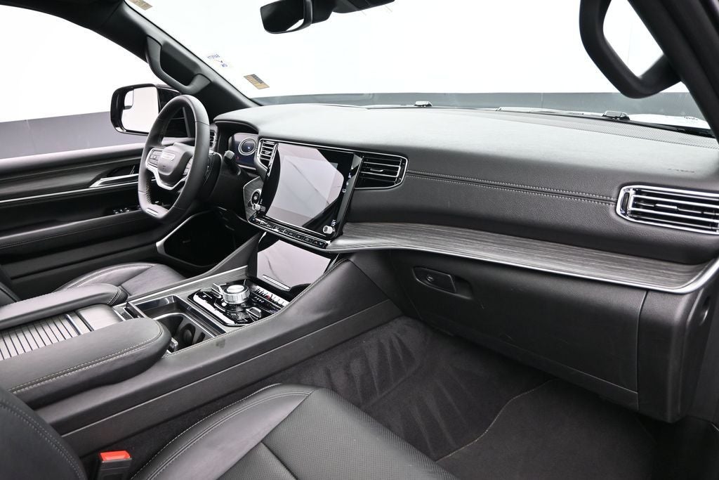 2023 Jeep Wagoneer L Series III