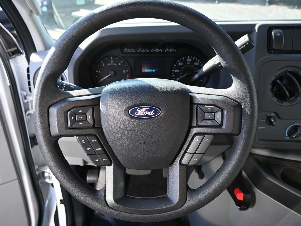2025 Ford E-450SD Base XL