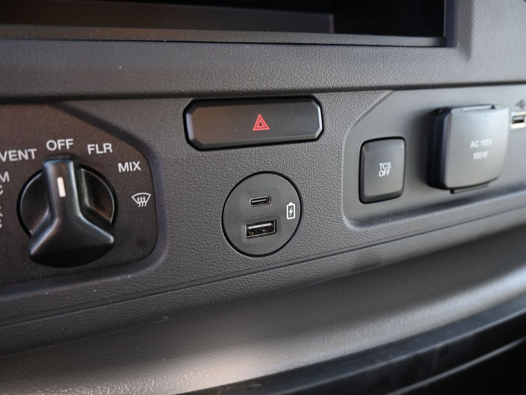 2025 Ford E-450SD Base XL