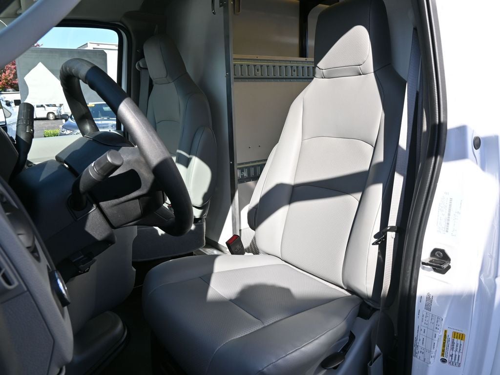 2025 Ford E-450SD Base XL