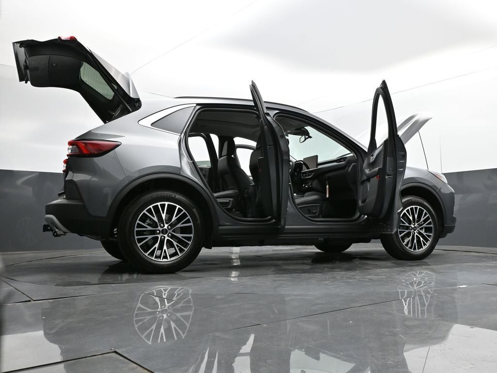 2025 Ford Escape Plug-In Hybrid Base