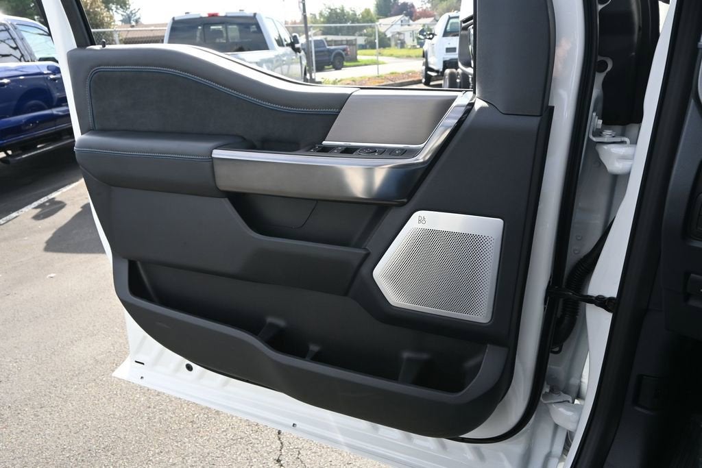 2027 Ford F-350SD Platinum