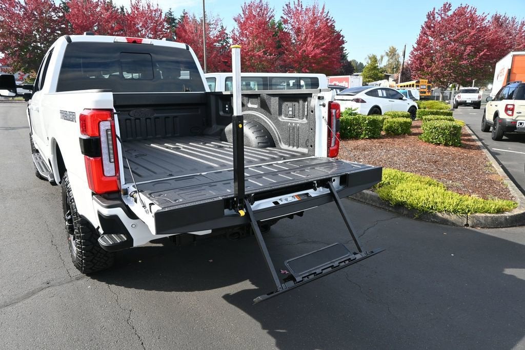 2027 Ford F-350SD Platinum