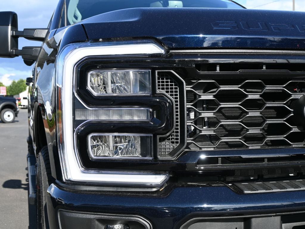 2025 Ford F-350SD Lariat