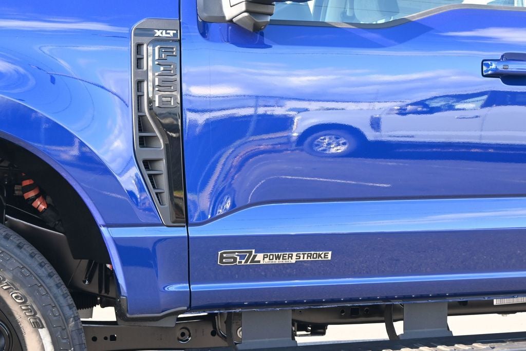 2026 Ford F-350SD XLT