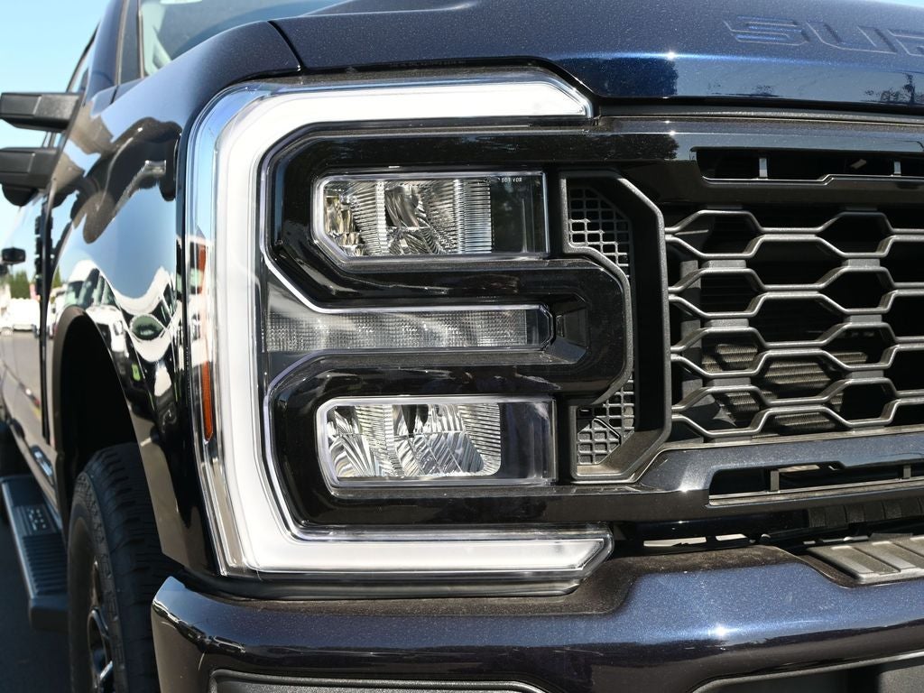 2025 Ford F-350SD Lariat