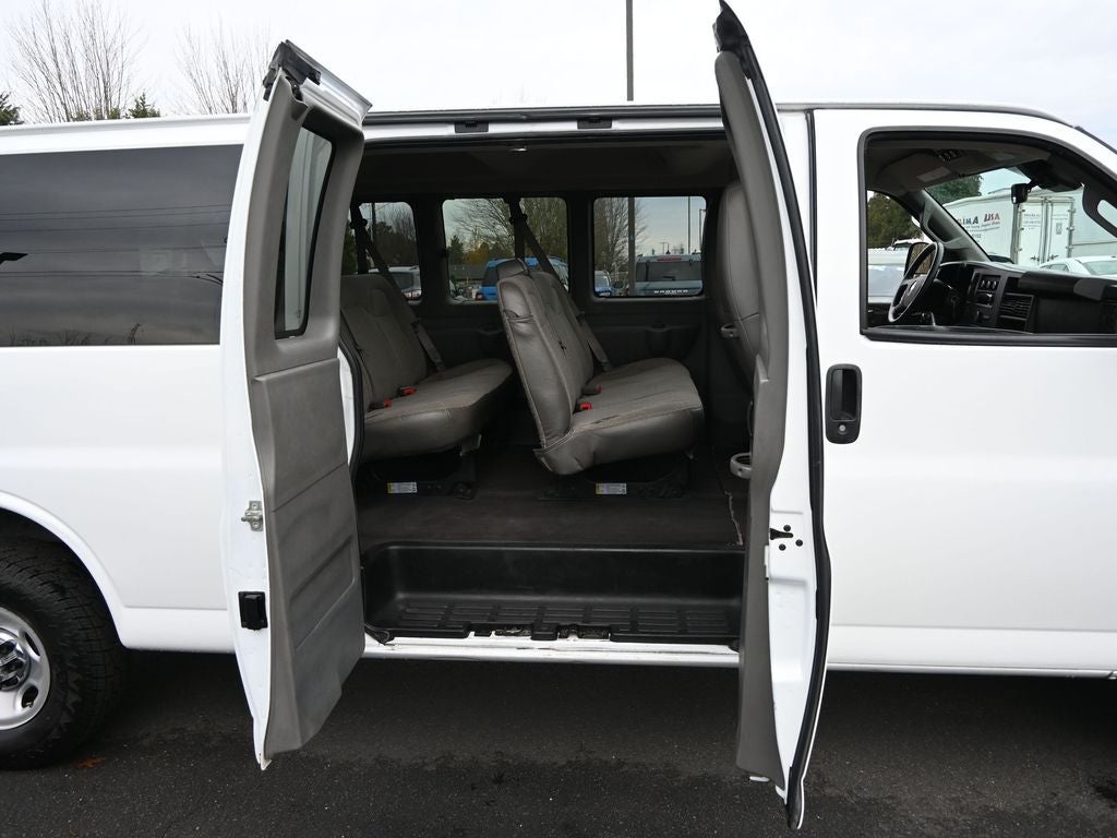 2020 Chevrolet Express 3500 LT Passenger