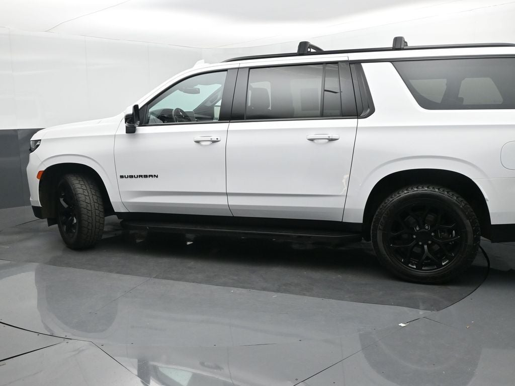 2023 Chevrolet Suburban RST