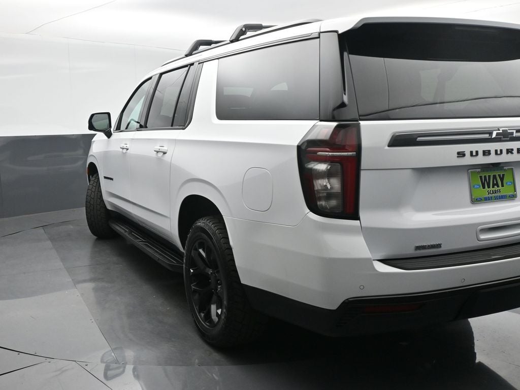 2023 Chevrolet Suburban RST