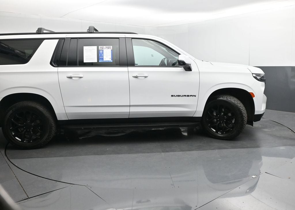 2023 Chevrolet Suburban RST