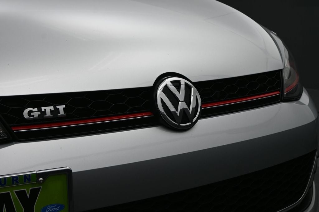 2017 Volkswagen Golf GTI Sport