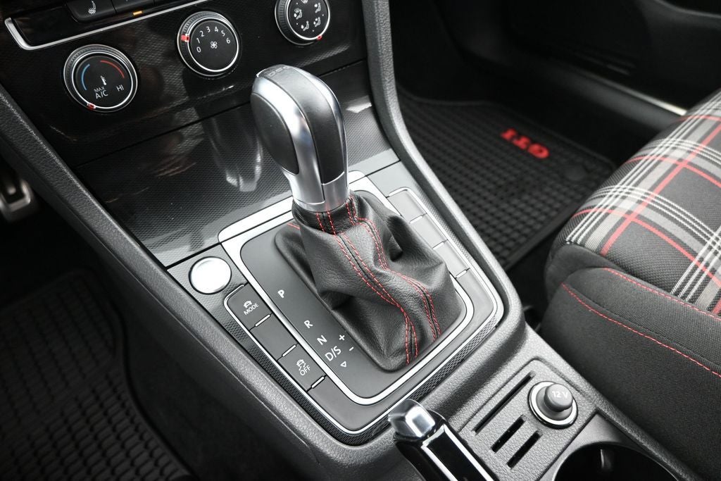 2017 Volkswagen Golf GTI Sport