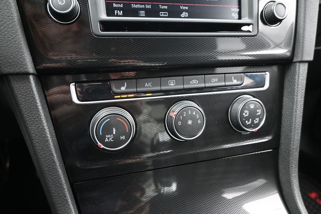 2017 Volkswagen Golf GTI Sport
