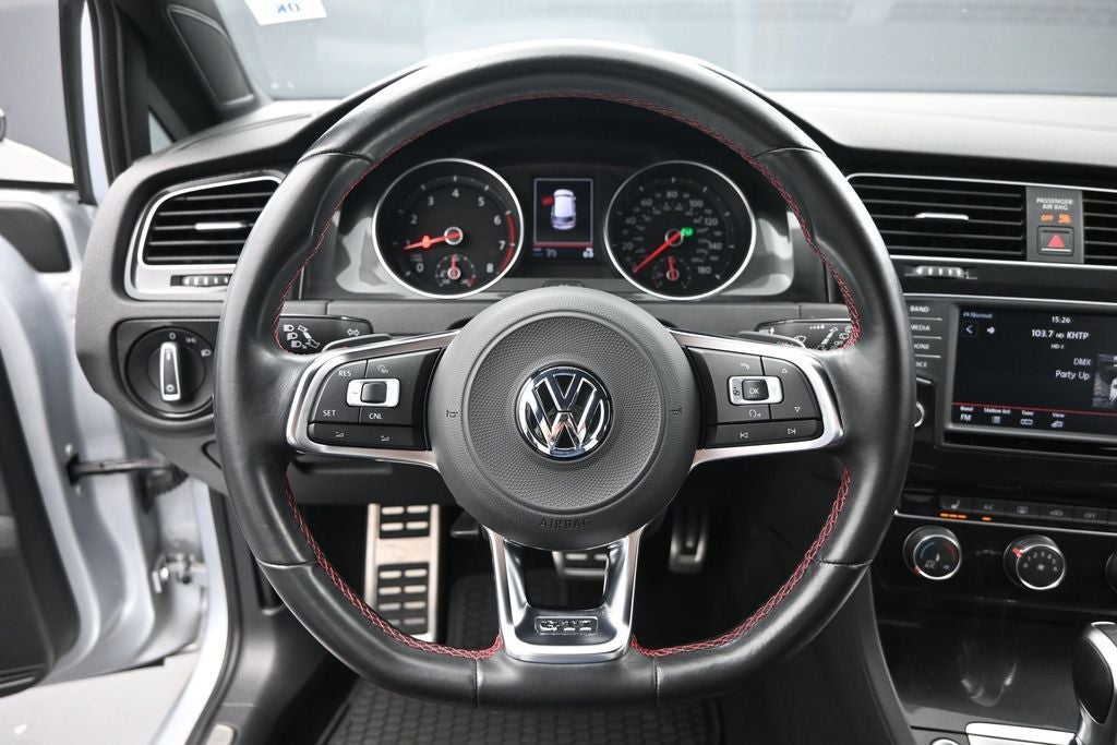 2017 Volkswagen Golf GTI Sport
