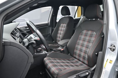 2017 Volkswagen Golf GTI Sport