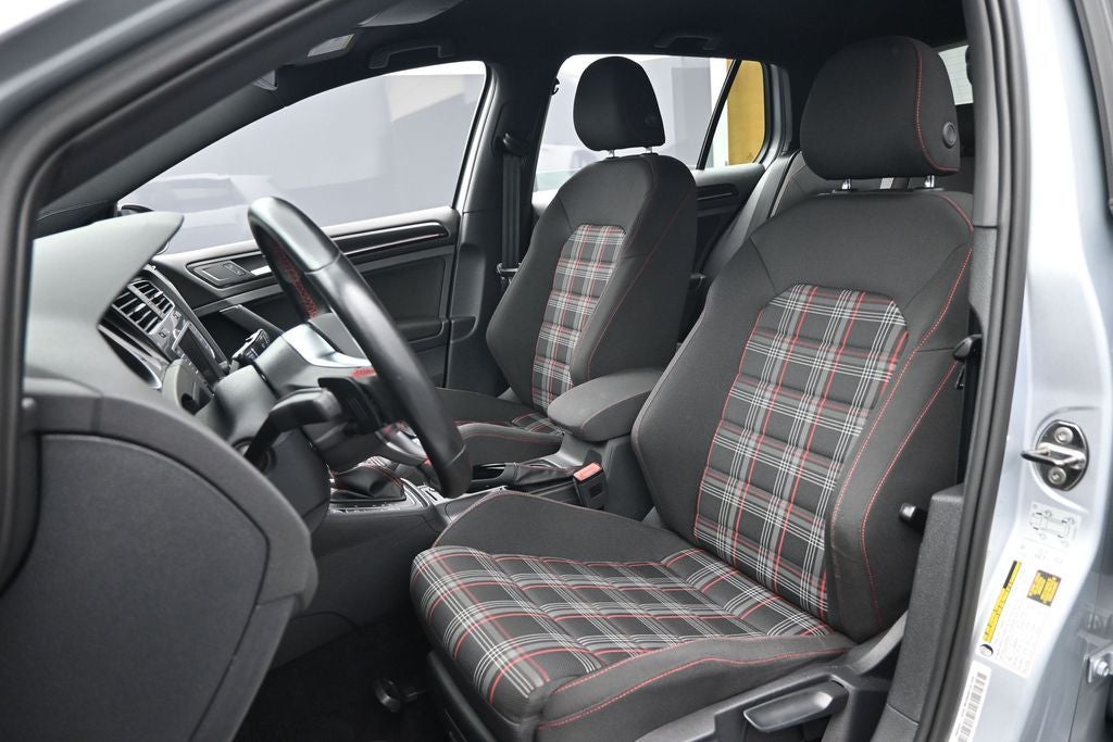 2017 Volkswagen Golf GTI Sport