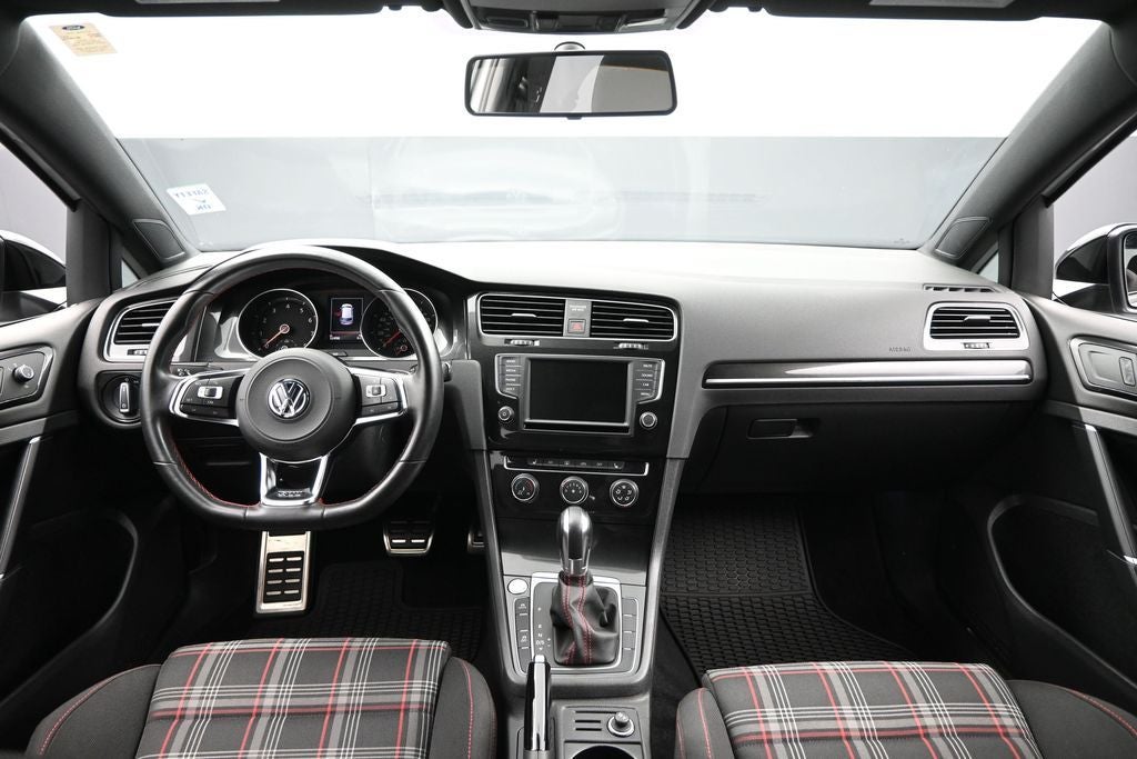 2017 Volkswagen Golf GTI Sport