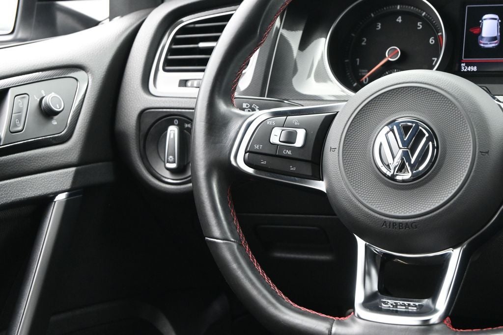 2017 Volkswagen Golf GTI Sport