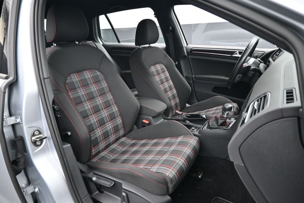 2017 Volkswagen Golf GTI Sport