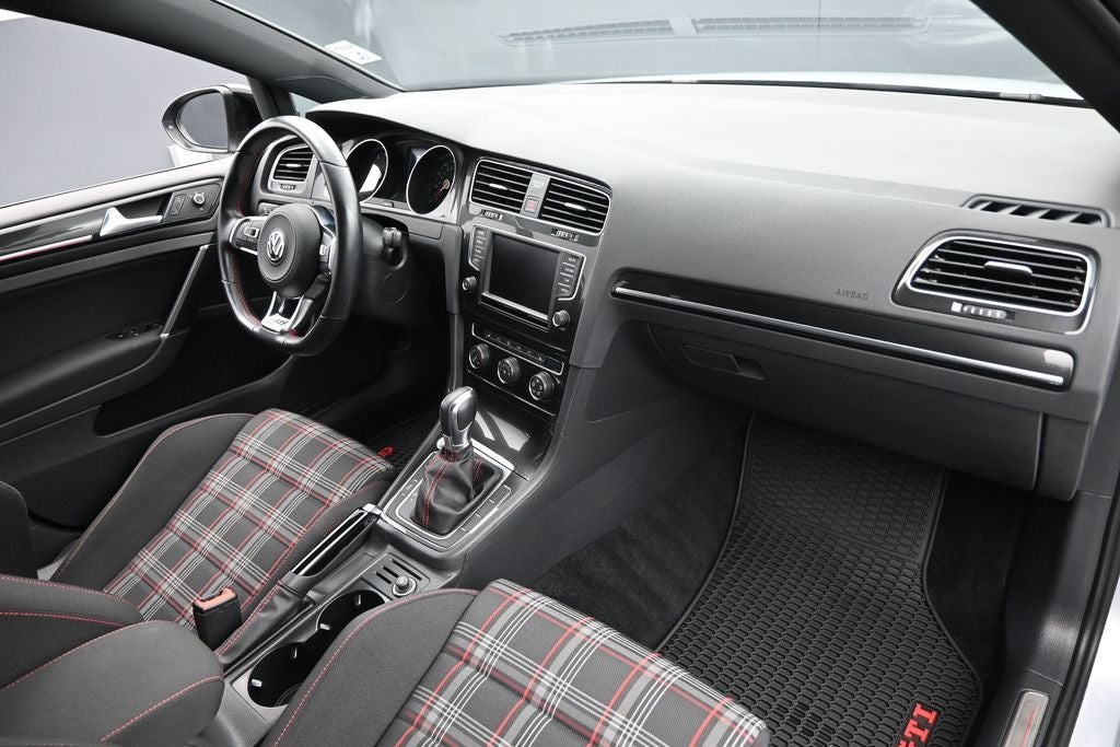 2017 Volkswagen Golf GTI Sport