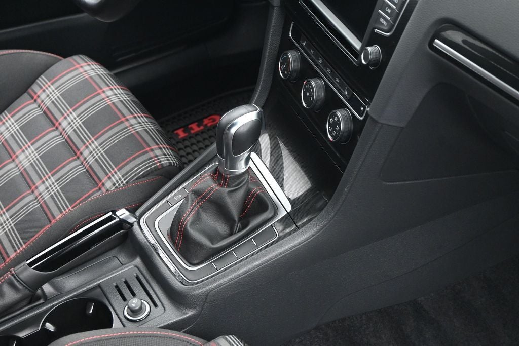 2017 Volkswagen Golf GTI Sport