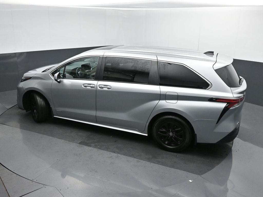 2021 Toyota Sienna XLE