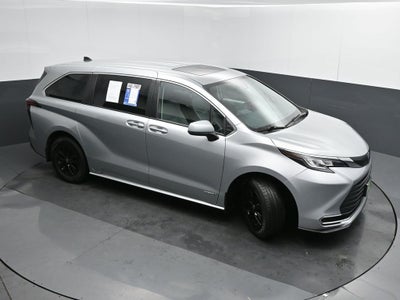 2021 Toyota Sienna XLE