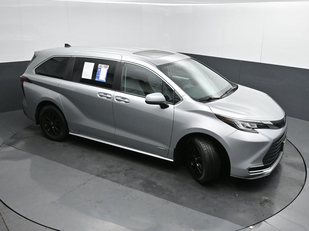 2021 Toyota Sienna XLE