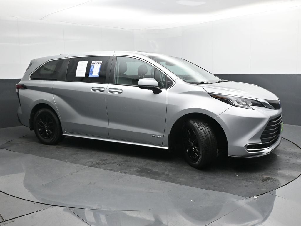 2021 Toyota Sienna XLE