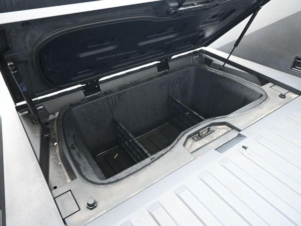 2024 Tesla Cybertruck Cyberbeast