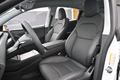 2026 Tesla Model Y Base