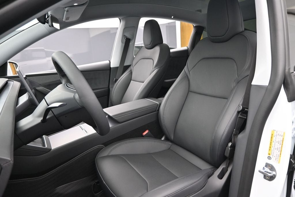 2026 Tesla Model Y Base