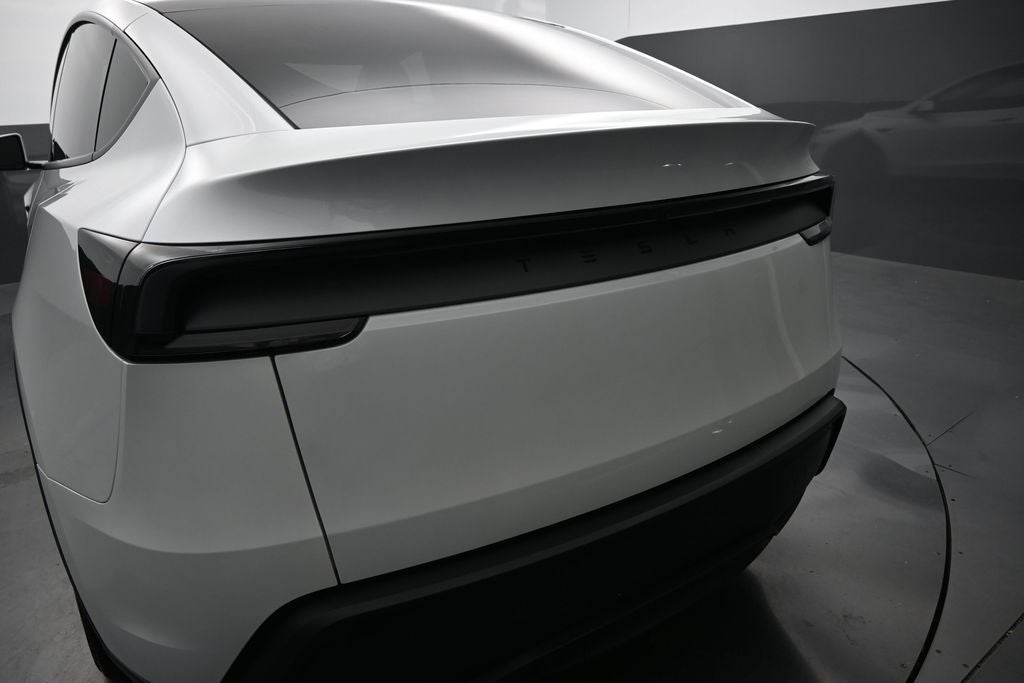 2026 Tesla Model Y Base