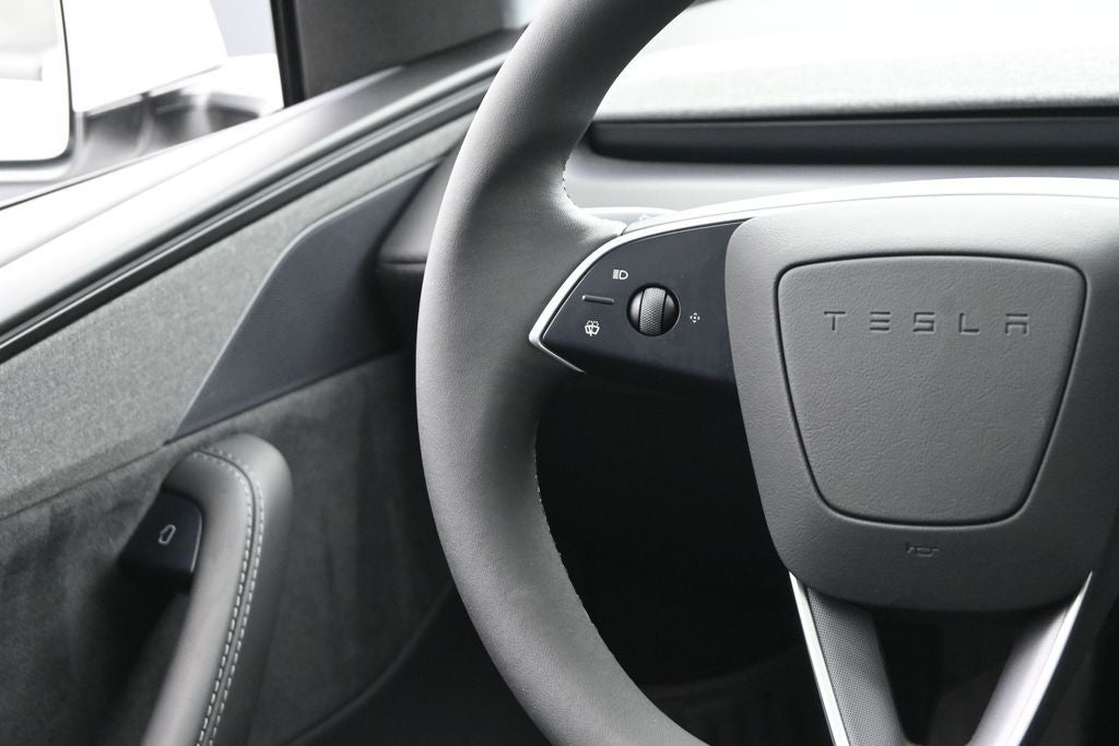 2026 Tesla Model Y Base