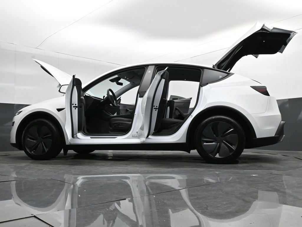 2026 Tesla Model Y Base