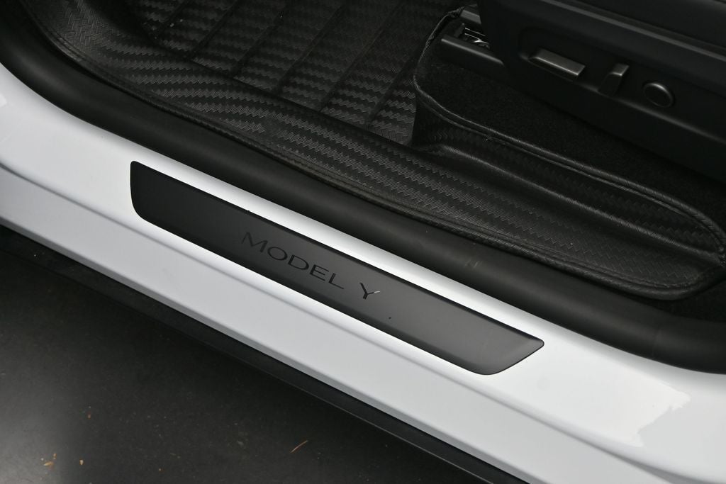2026 Tesla Model Y Base