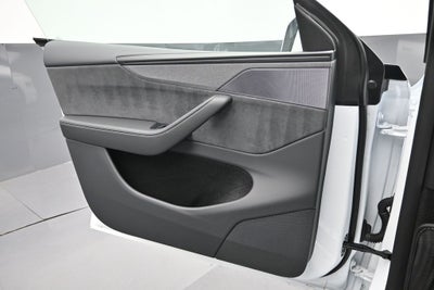 2026 Tesla Model Y Base