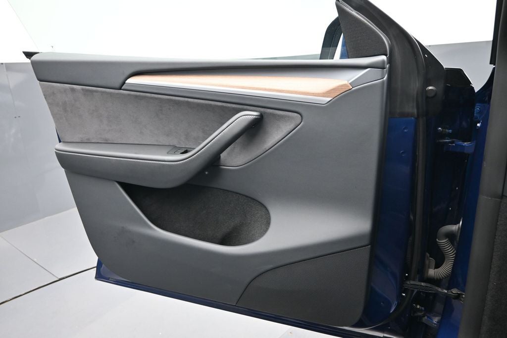 2023 Tesla Model Y Standard AWD