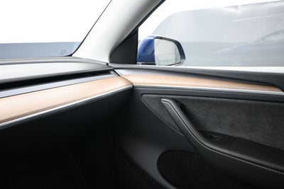 2023 Tesla Model Y Standard AWD