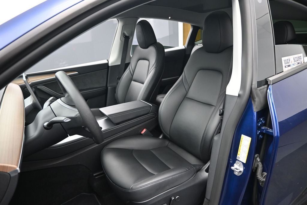 2023 Tesla Model Y Standard AWD