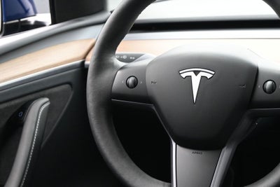 2023 Tesla Model Y Standard AWD