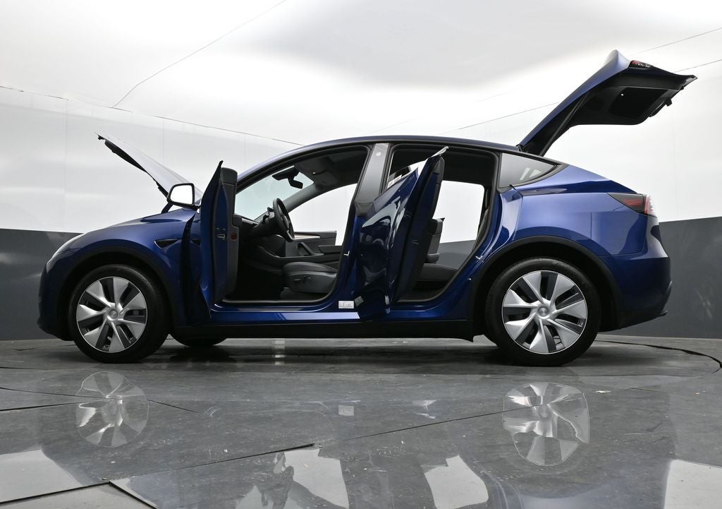 2023 Tesla Model Y Standard AWD