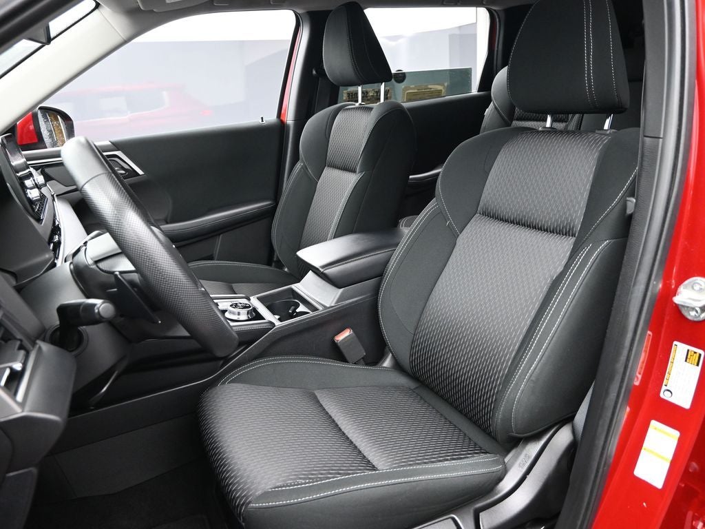 2022 Mitsubishi Outlander ES