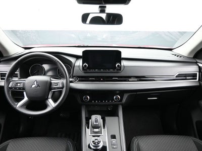 2022 Mitsubishi Outlander ES