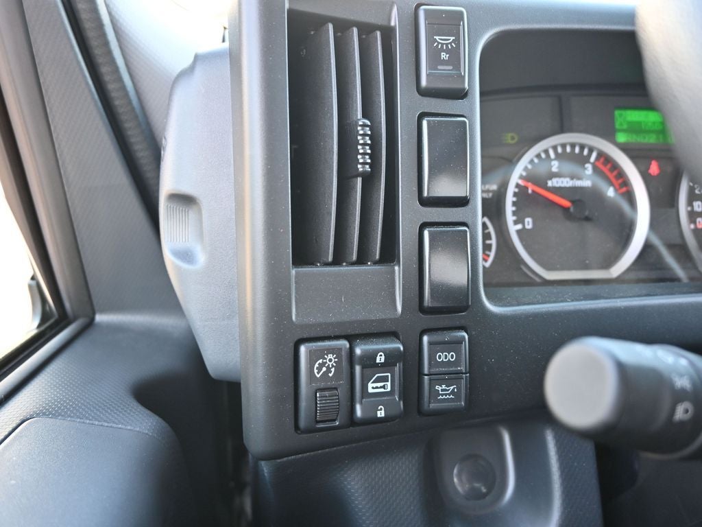 2024 Isuzu NPR Base