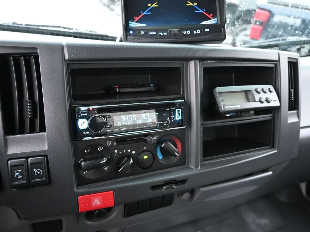 2016 Isuzu 14' reefer box with standby 14' reefer with standby 14' reefer Box with Thermoking and standby