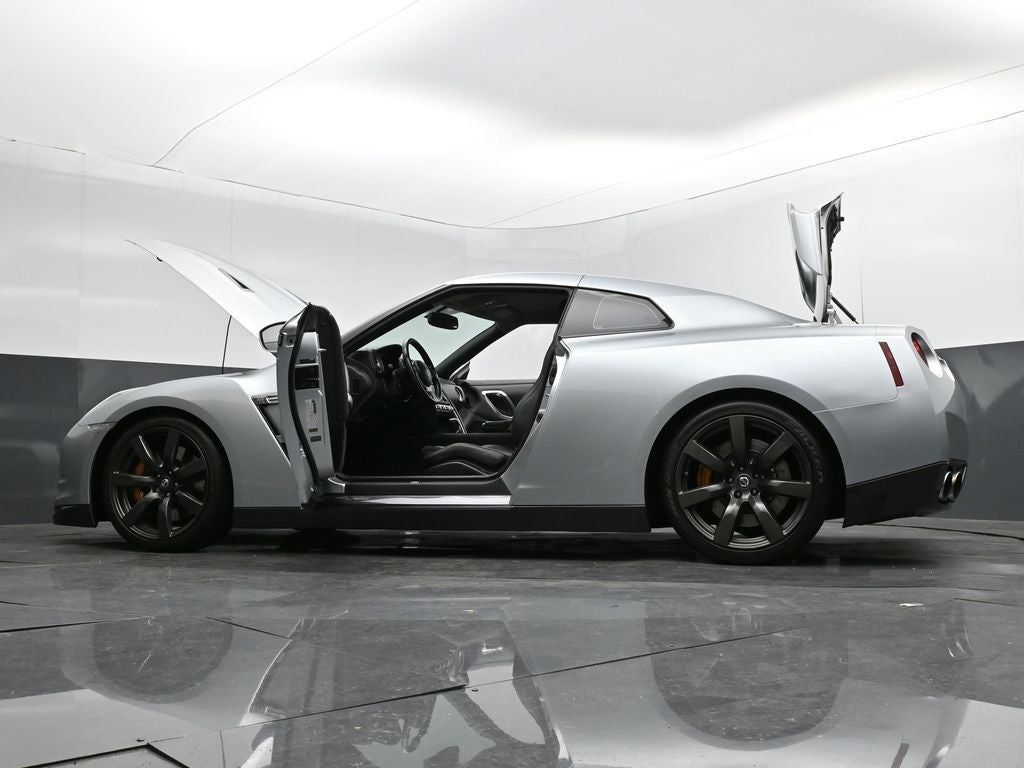 2011 Nissan GT-R Premium