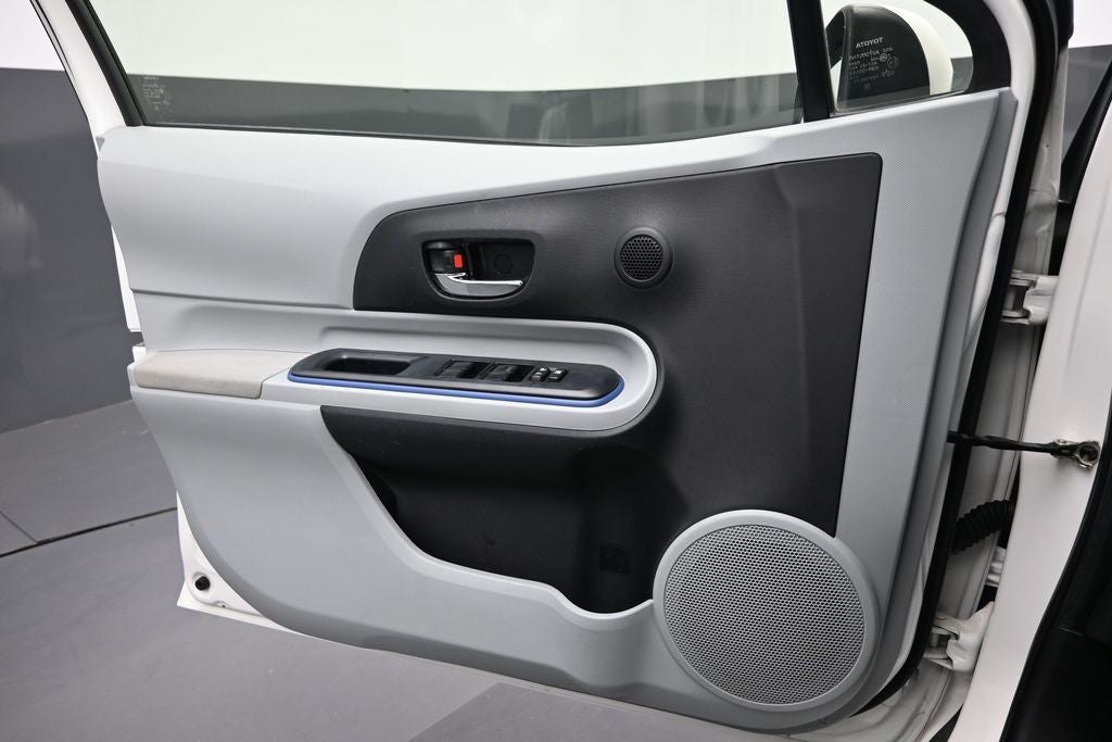 2013 Toyota Prius c Two