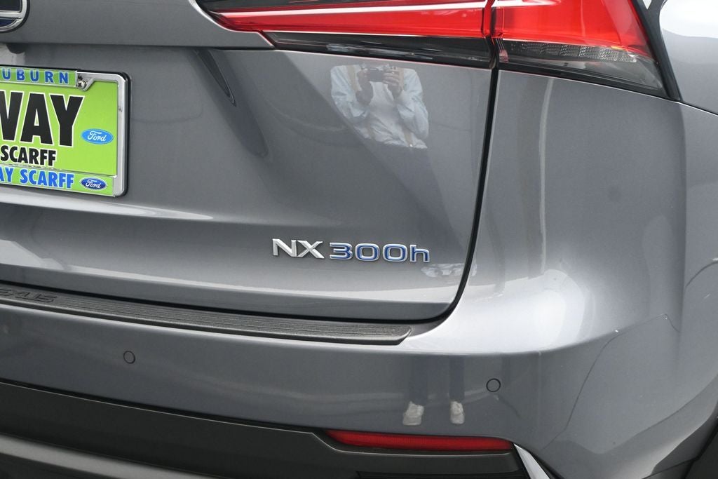 2021 Lexus NX 300h Luxury